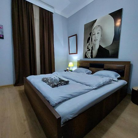 Guesthouse Different Tbilisi Eksteriør bilde