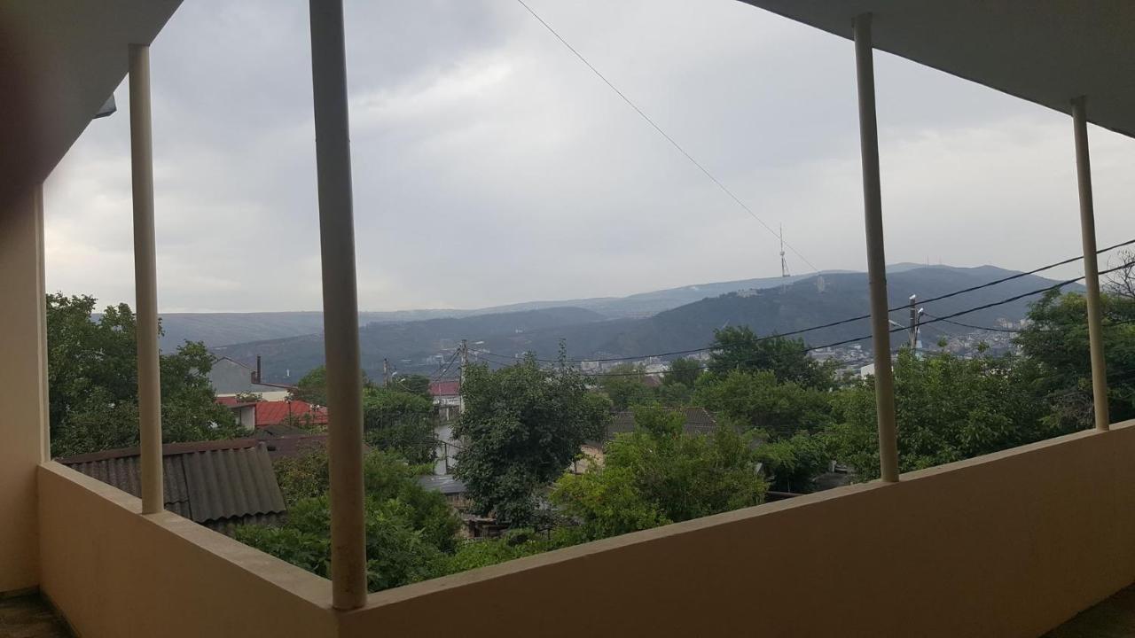 Guesthouse Different Tbilisi Eksteriør bilde