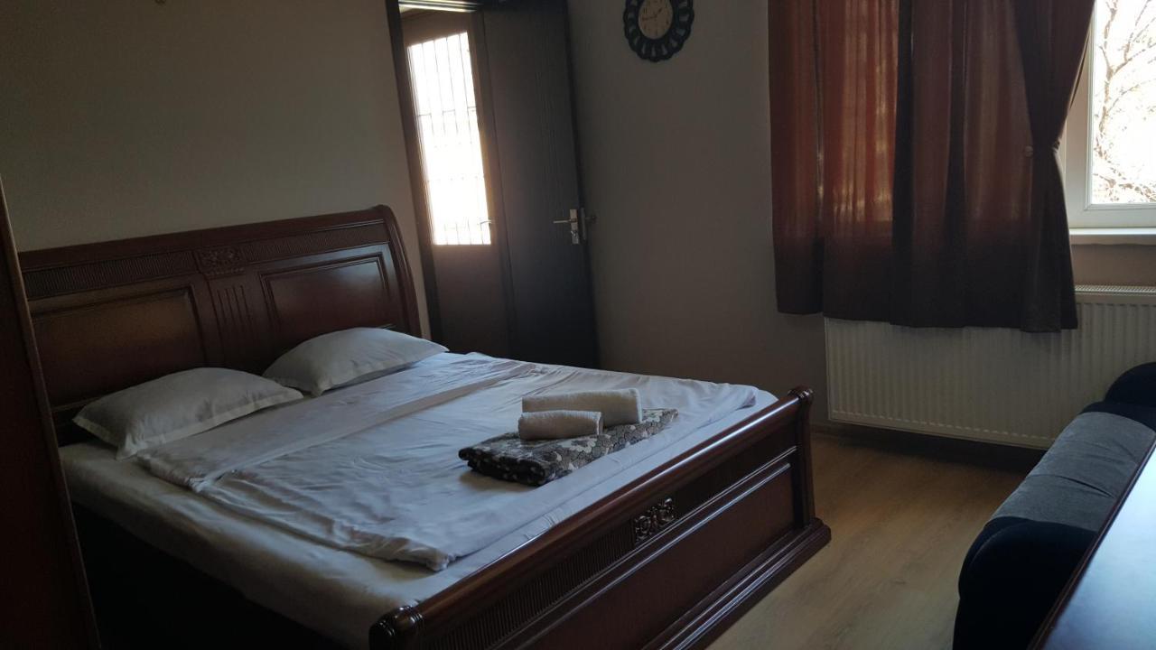 Guesthouse Different Tbilisi Eksteriør bilde