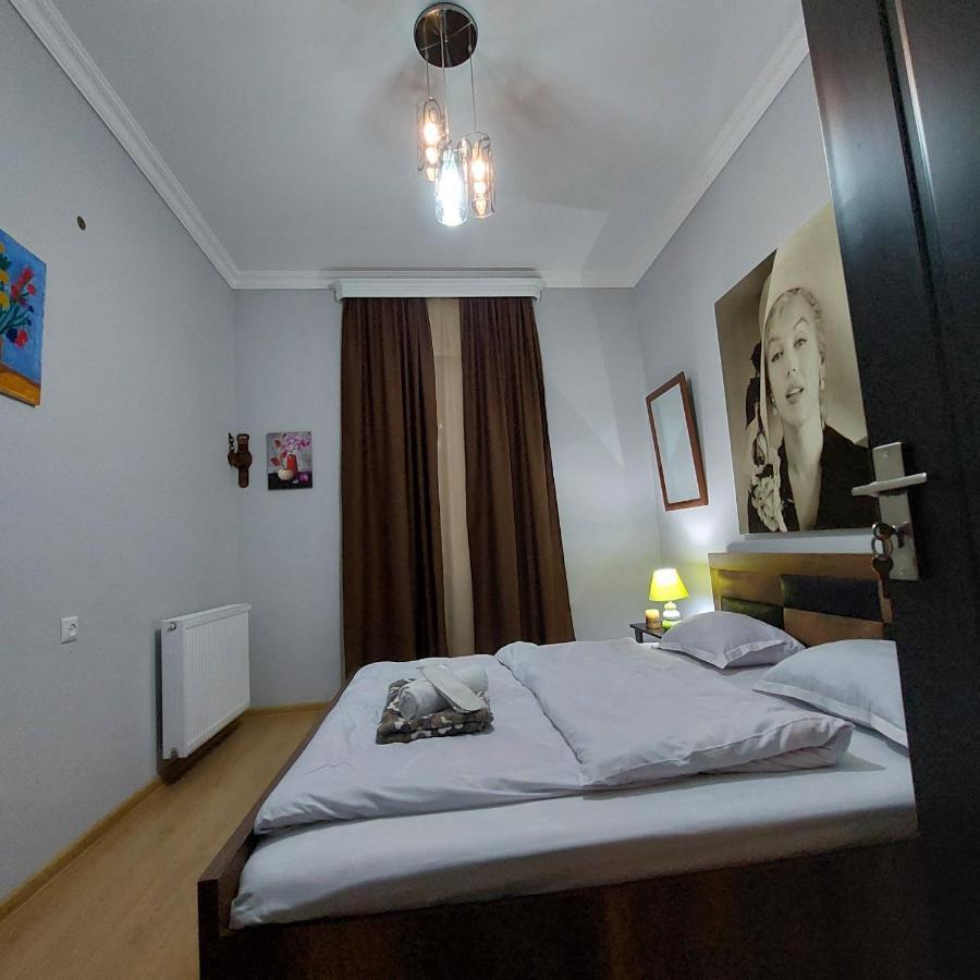 Guesthouse Different Tbilisi Eksteriør bilde