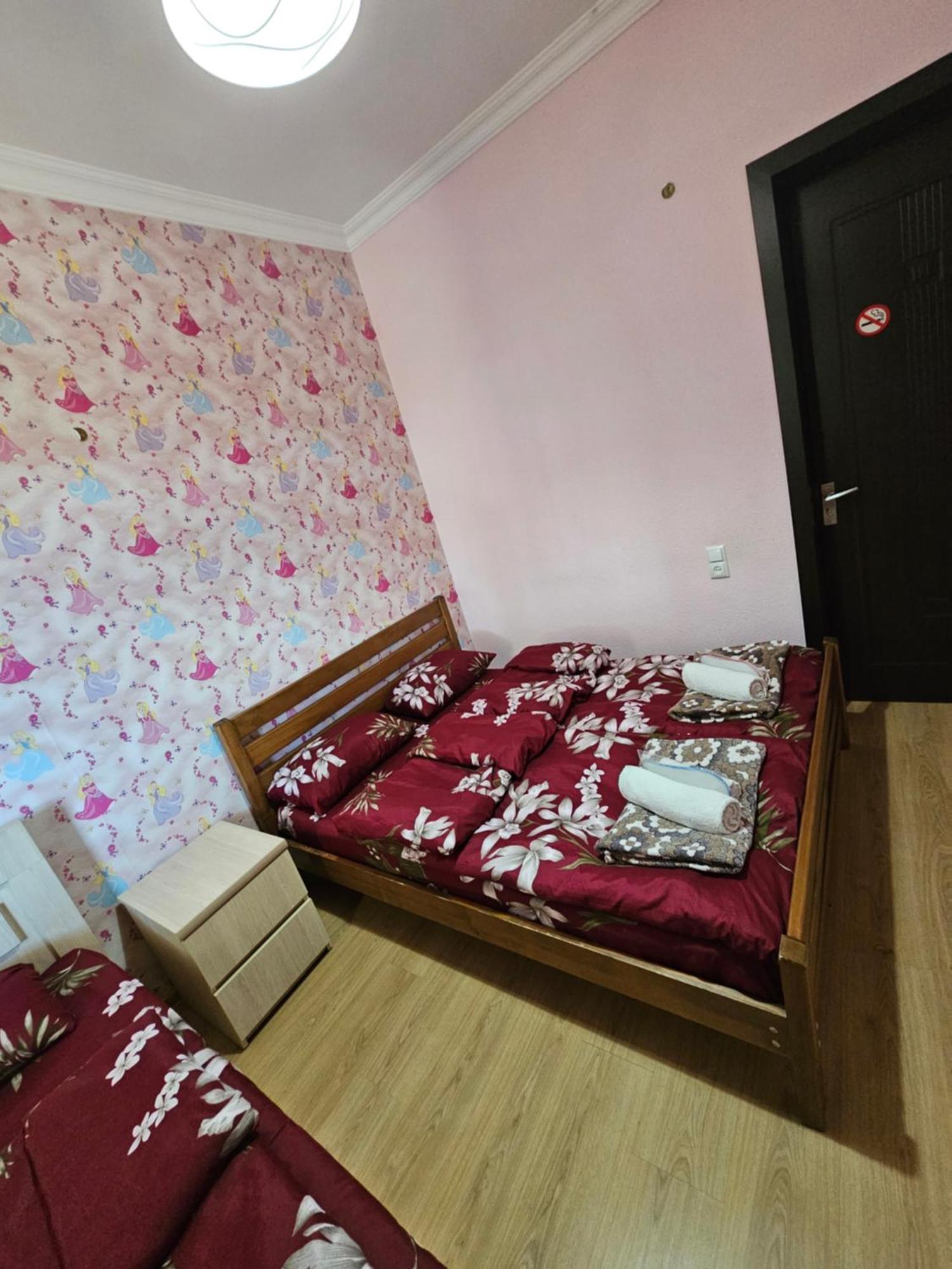 Guesthouse Different Tbilisi Rom bilde
