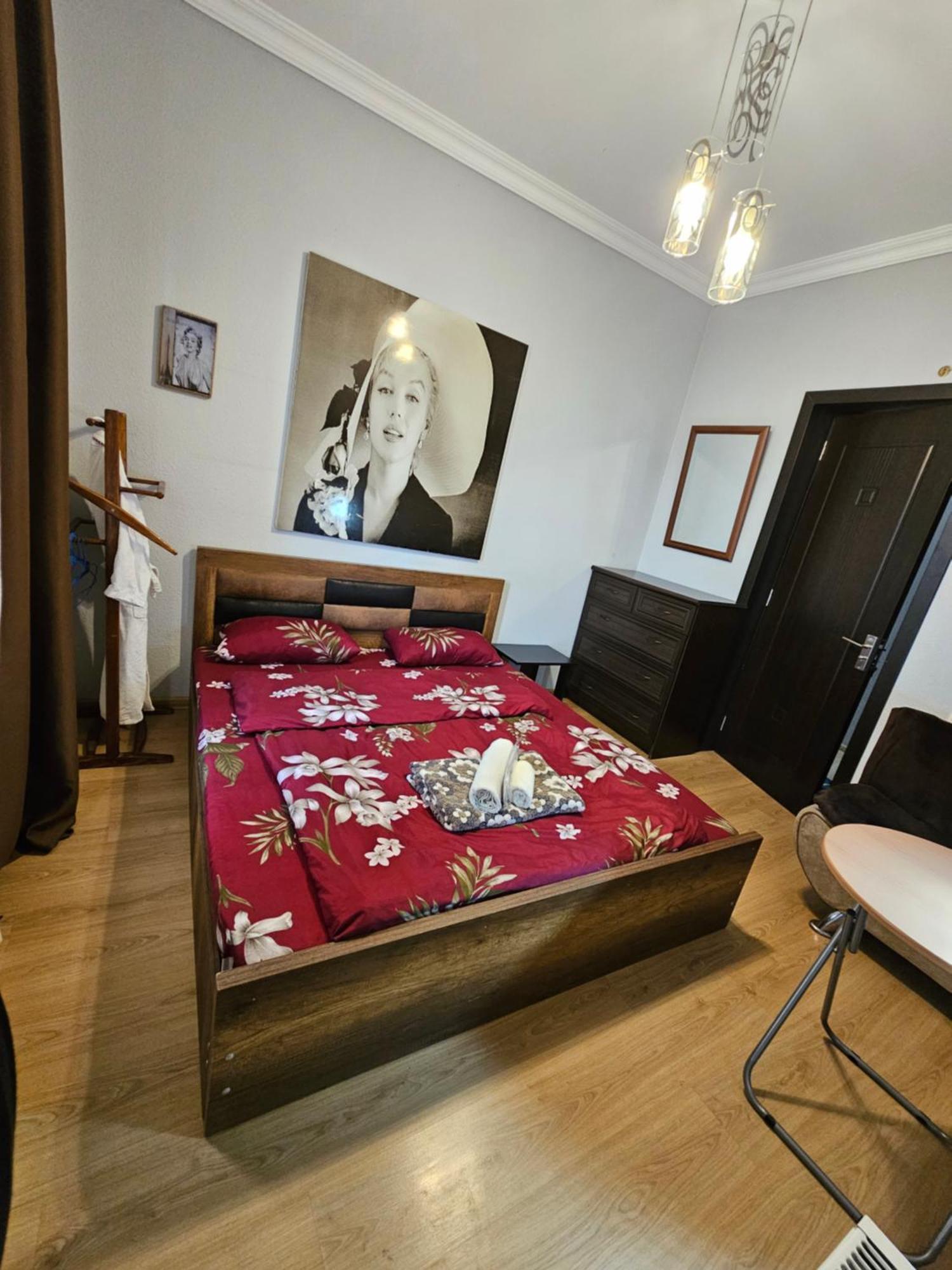 Guesthouse Different Tbilisi Rom bilde