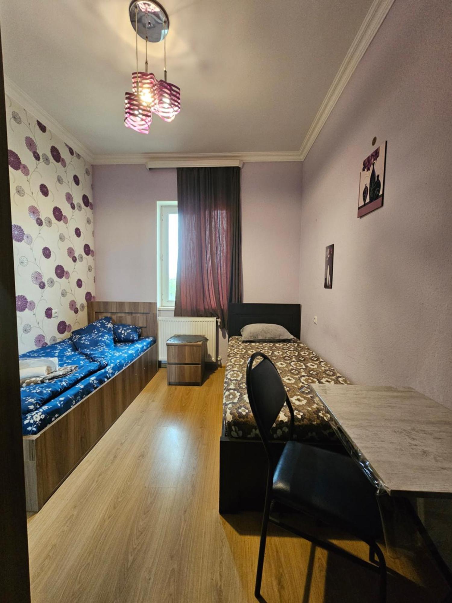 Guesthouse Different Tbilisi Eksteriør bilde